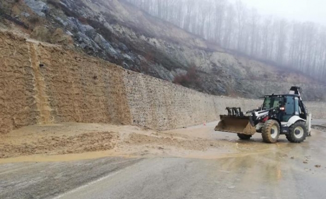 Kırklareli'nde toprak kayması meydana geldi