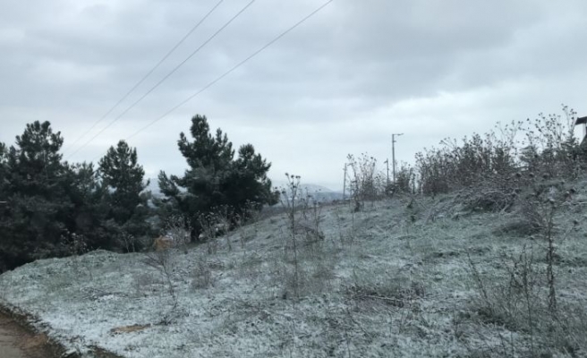 Bilecik'te nisan ayında kar yağdı