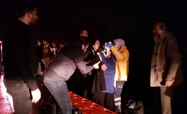 Sakarya'da yolcu otobüsünün karıştığı zincirleme kazada 20 kişi yaralandı
