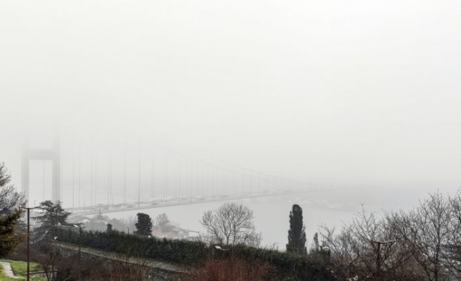 İstanbul Boğazı'nda sis etkili oluyor