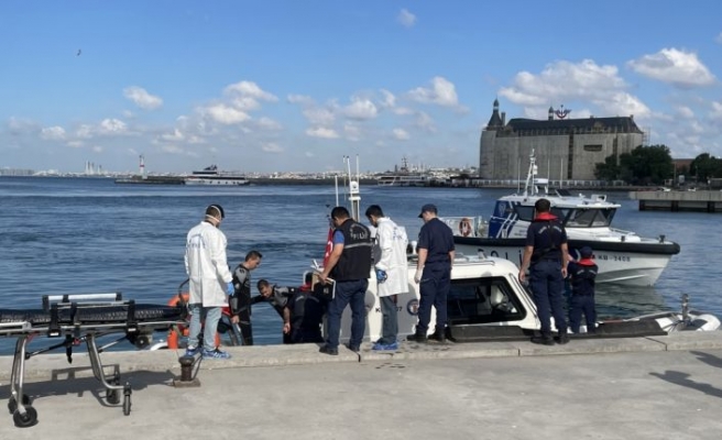 Kadıköy’de denizde ceset bulundu