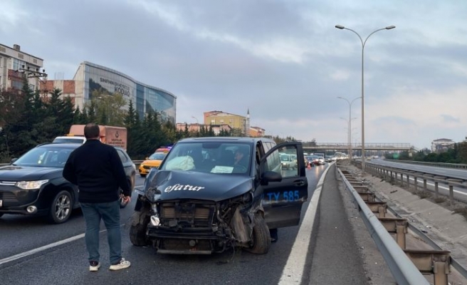 TEM Otoyolu'nda meydana gelen 2 kazada 2 kişi yaralandı