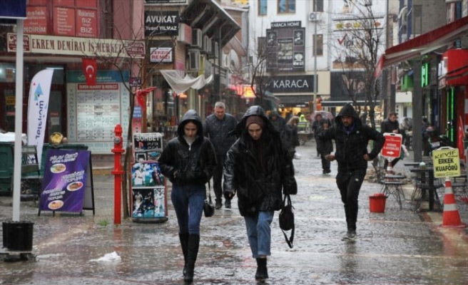 Edirne'de sağanak etkili oluyor