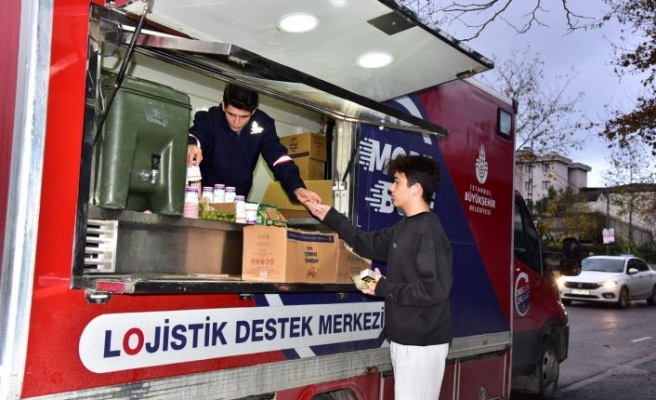 ÜNİVERSİTE ÖĞRENCİLERİNE KAHVALTI