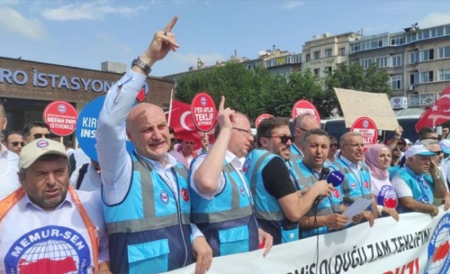 İstanbul'da Memur-Sen'den “zam teklifi“ protestosu