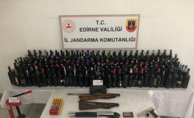 Edirne'de bir evde 415 litre sahte içki ele geçirildi