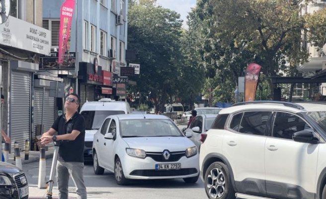 Bakırköy'de yayalara yol vermeyen sürücülere ceza kesildi