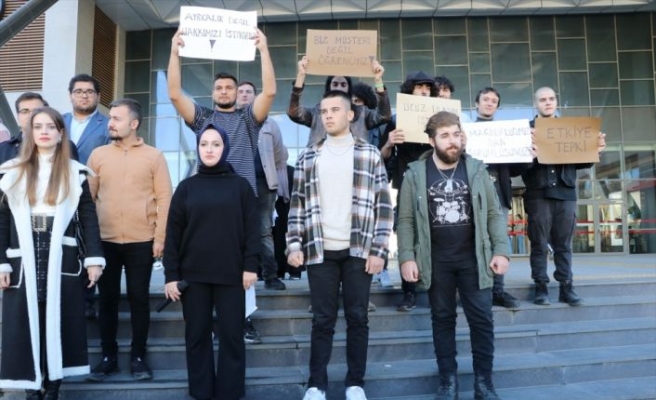 Edirne'de üniversite öğrencileri toplu ulaşım zamlarını protesto etti