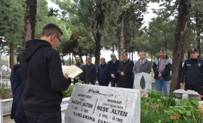 Şehit öğretmen Neşe Alten ve babası mezarları başında anıldı