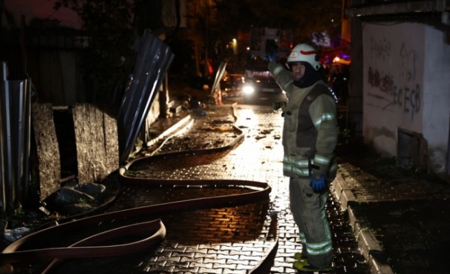 Şişli'de çatıda çıkan yangın söndürüldü