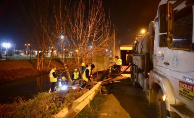 Sakarya'da ekipler gece boyunca altyapı mesaisini sürdürdü