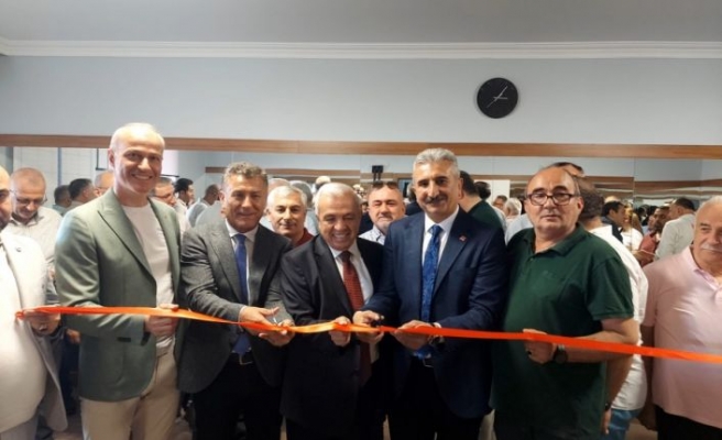 Bursa'da Doç.Dr. Adnan Demirci'nin muayenehanesine muhteşem açılış