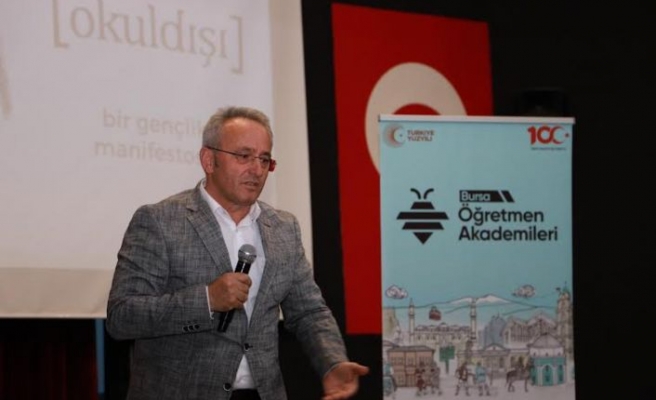 Bursa'da Öğretmen Akademileri kapsamında "Gençliği Harekete Geçirme Rehberi" Semineri Düzenlendi