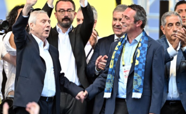 Fenerbahçe'de Ali Koç yeniden başkan seçildi