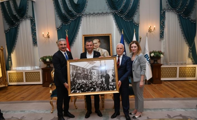 CHP Genel Başkanı Özel, “Bozbey, 100 güne çok önemli hizmetler sığdırdı”