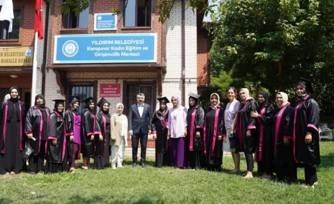 YILDIRIM’IN ÜRETEN KADINLARI MEZUNİYET HEYECANI YAŞADI