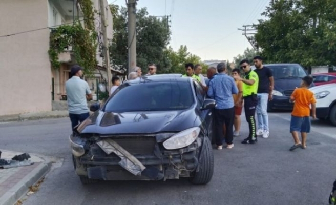 Bursa'da aynı kavşak üzerinde art arta trafik kazaları!