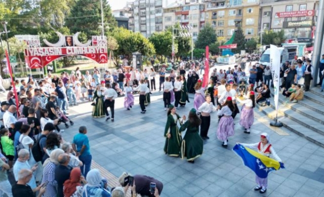 İzmit’te üç ülkenin halk danslarıyla unutulmaz gösteri