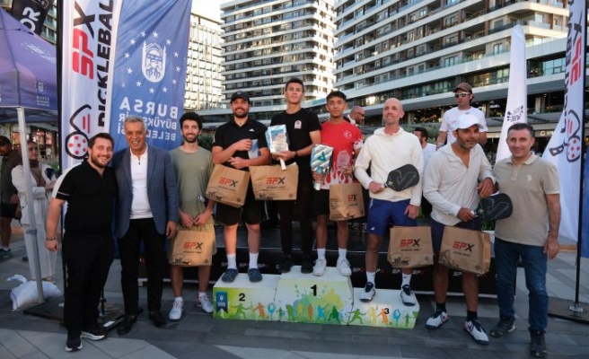 Pickleball Bursa Cup’ta ödüller sahiplerini buldu