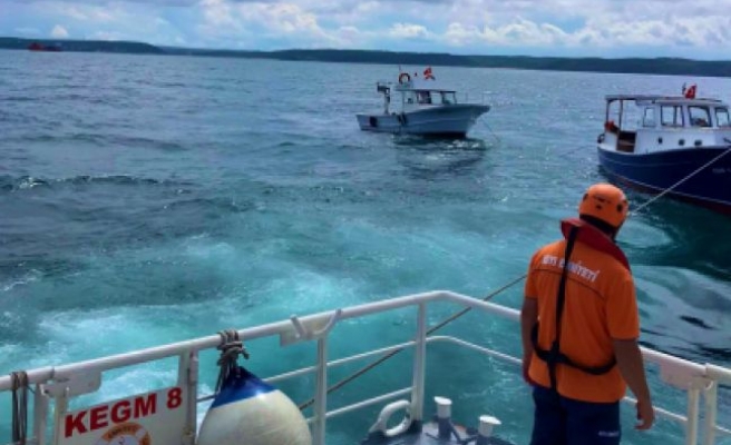 Türkeli Feneri açıklarında makine arızası yaptı