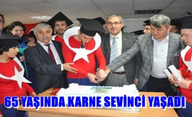 65 Yaşında Karne Sevinci Yaşadı