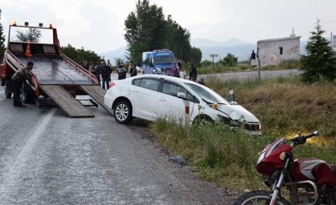 Afyonkarahisar’da Trafik Kazası: 1 Ölü, 2 Yaralı