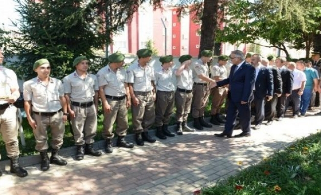 Aktaş bayramda yaşlılar ve çocukları unutmadı