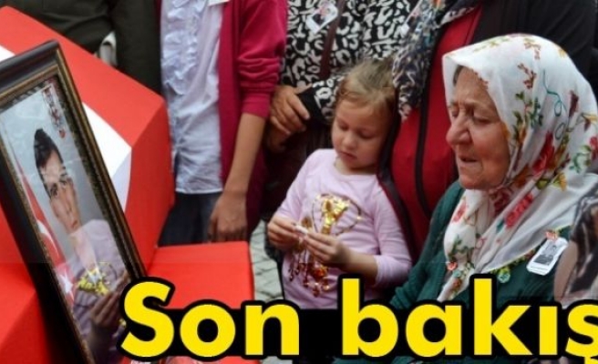 Anneden şehit oğluna son bakış