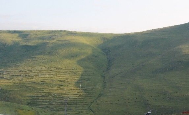 Ata’nın Silüetine Bulut Engeli