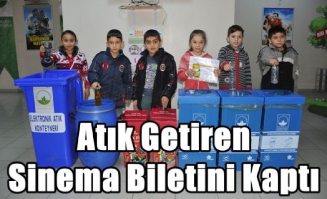 Atık Getiren Sinema Biletini Kaptı