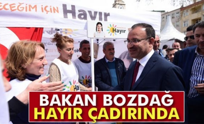 Bakan Bozdağ ’Hayır’ Çadırını Ziyaret Etti