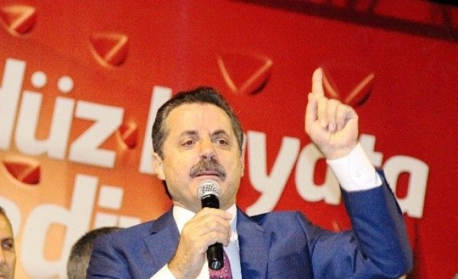 Bakan Çelik Konya’da demokrasi nöbetine katıldı