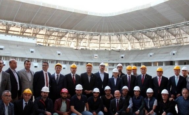 Bakan Kılıç, Gaziantep Arena Stadyumunda İnceleme Yaptı