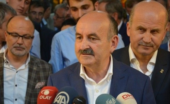 Bakan Müezzinoğlu’ndan Çarşı Esnafına Teşekkür Ziyareti