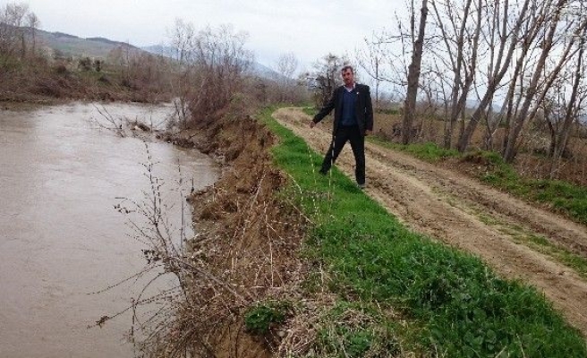 Barajın Suyu, Arazi Yollarını Yuttu