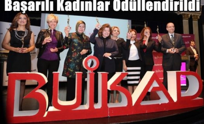 Başarılı Kadınlar Ödüllendirildi