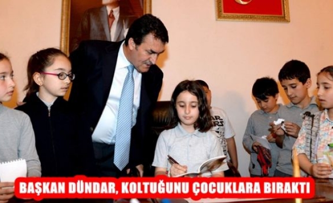 Başkan Dündar, Koltuğunu Çonuklara Bıraktı