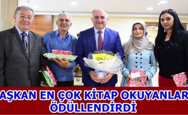 BAŞKAN EN ÇOK KİTAP OKUYANLARI ÖDÜLLENDİRDİ