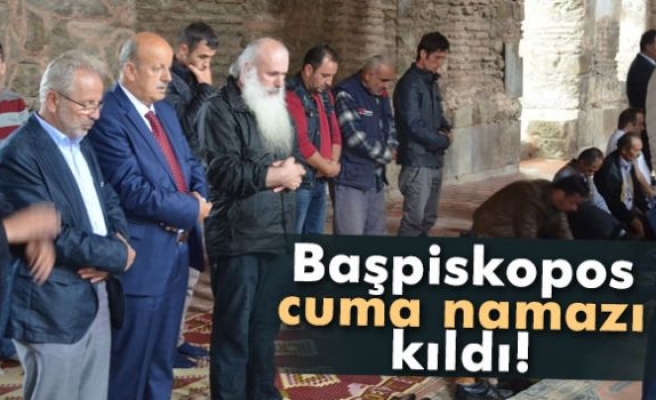 Başpiskopos Ayasofya'da cuma namazı kıldı