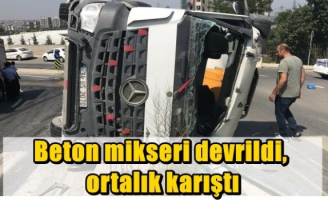 Beton mikseri devrildi, ortalık karıştı