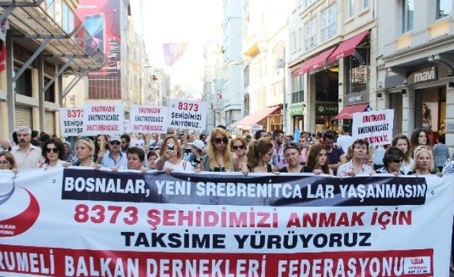 Beyoğlu’nda Srebrenitsa Soykırımı Yürüyüşü