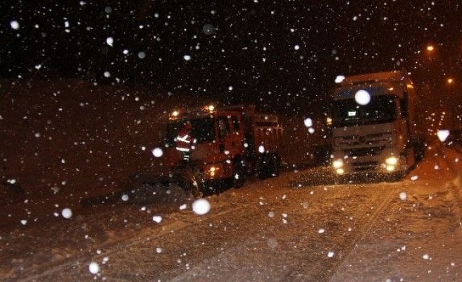 Bingöl’de Kar Yağışı Hayatı Felç Etti