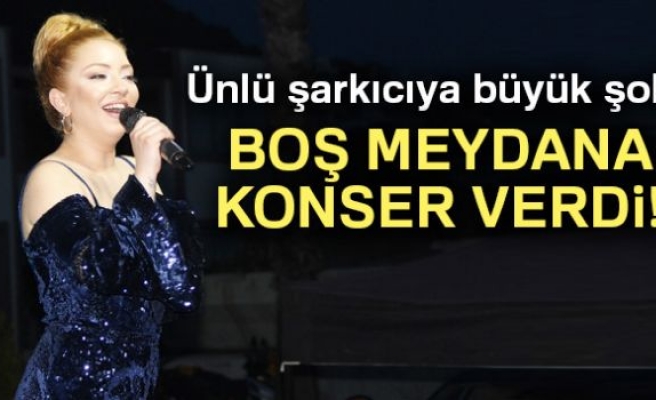 Boş Meydana Konser Verdi!