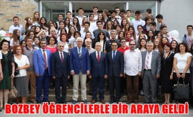 Bozbey öğrencilerle bir araya geldi