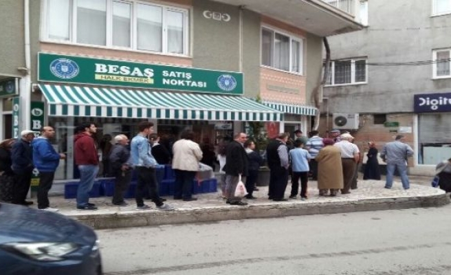 Bursa'da Pide Kuyrukları Oluştu!