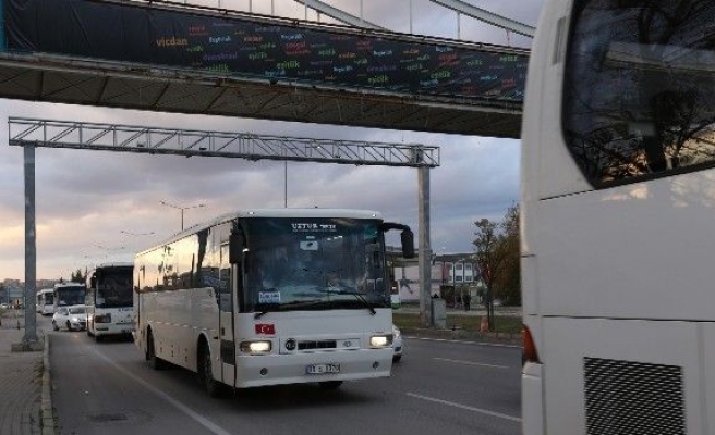 Bursa’da servisler trafiği kilitliyor