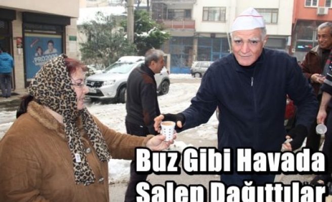 Buz Gibi Havada Salep Hizmeti