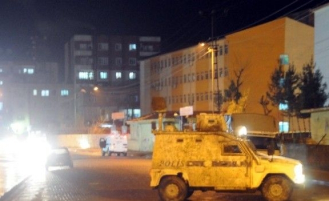 Cizre’de Hükümet Konağı’na Roket Atarlı Saldırı