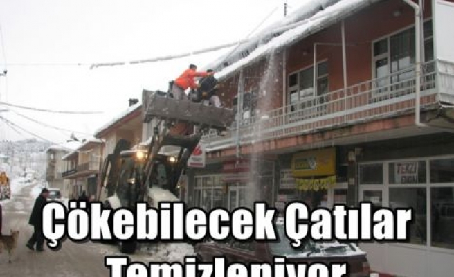 Çökebilecek Çatılar Temizleniyor