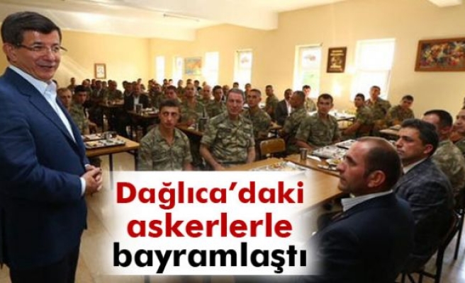 Davutoğlu Dağlıca’daki askerleri ziyaret etti